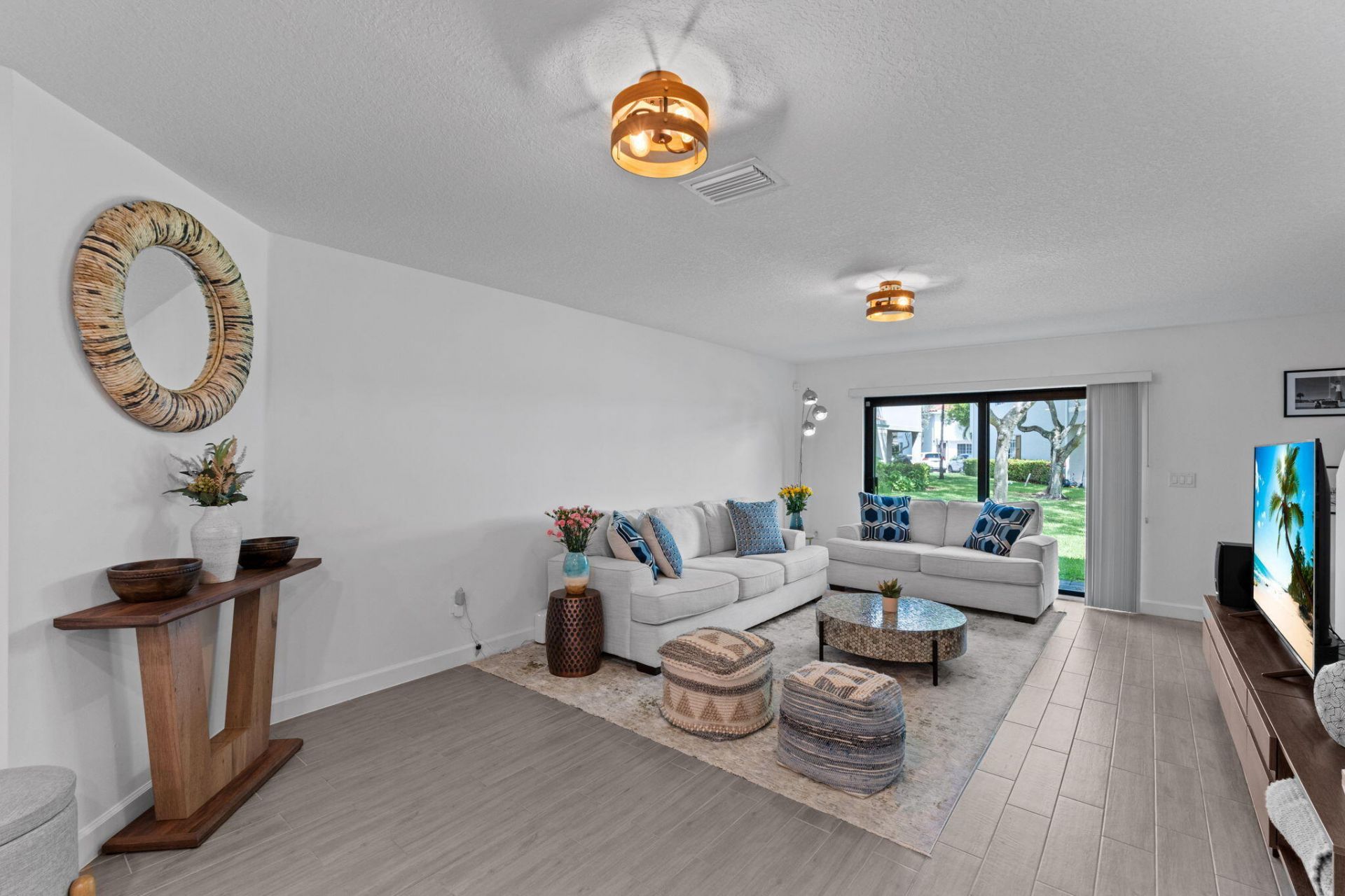 6001 Woods Edge Circle, Riviera Beach, FL 33410 Photo