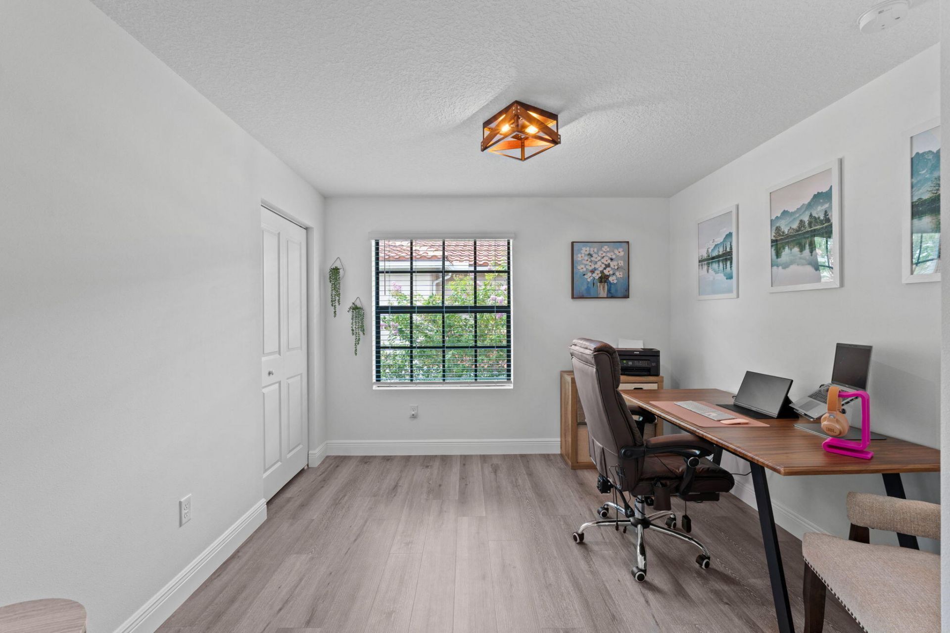 6001 Woods Edge Circle, Riviera Beach, FL 33410 Photo