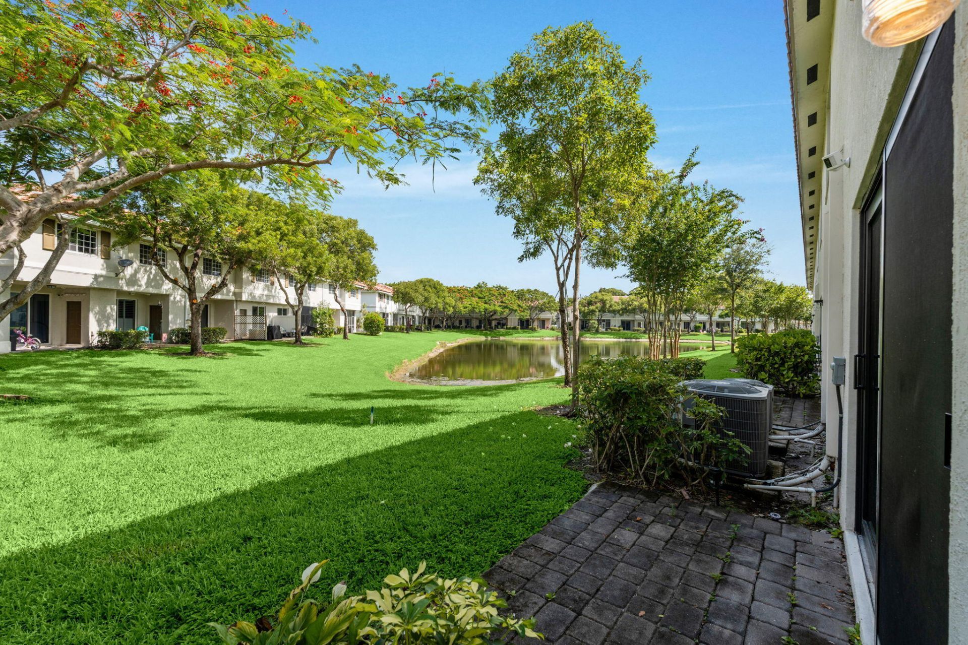 6001 Woods Edge Circle, Riviera Beach, FL 33410 Photo