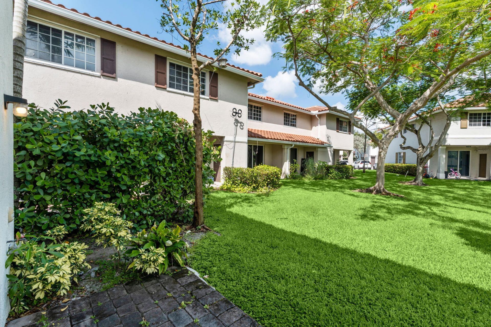 6001 Woods Edge Circle, Riviera Beach, FL 33410 Photo