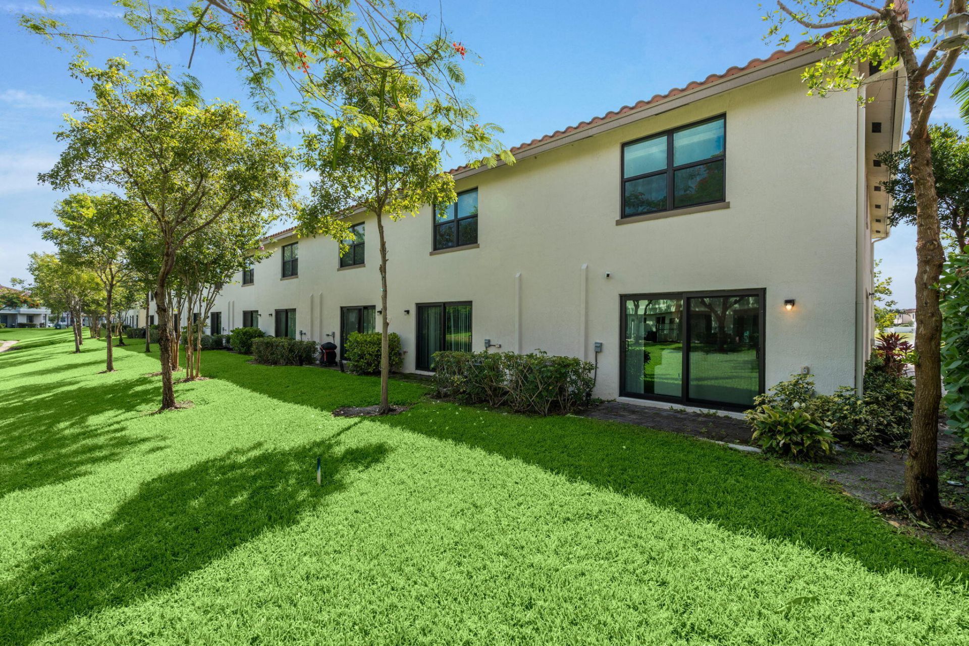 6001 Woods Edge Circle, Riviera Beach, FL 33410 Photo