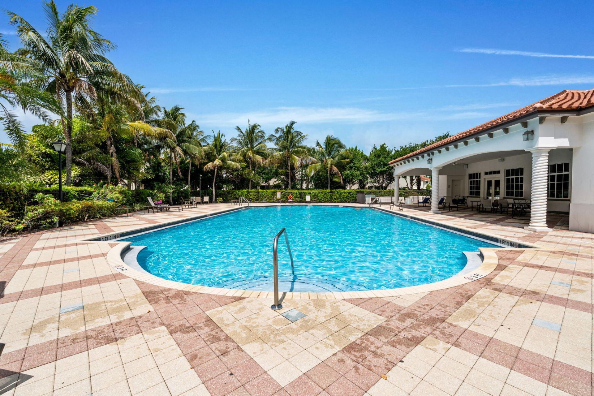 6001 Woods Edge Circle, Riviera Beach, FL 33410 Photo
