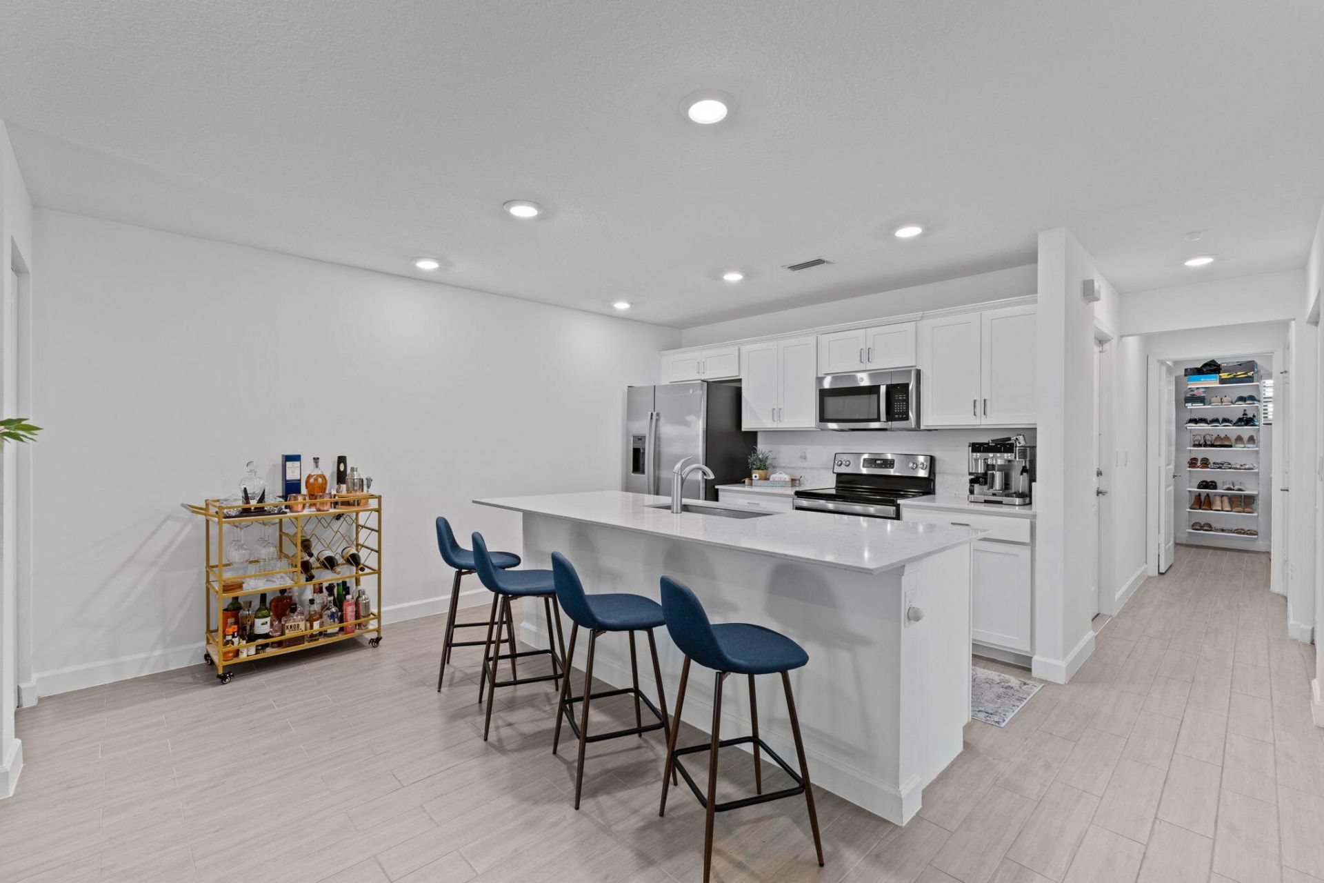 6001 Woods Edge Circle, Riviera Beach, FL 33410 Photo