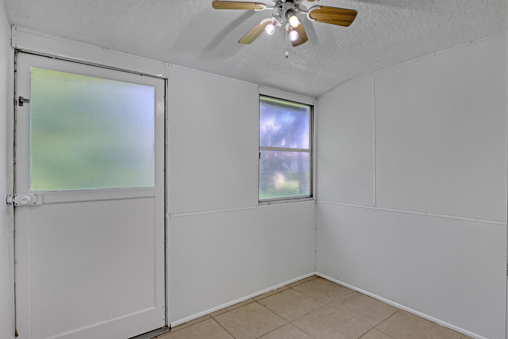 2940 Crosley Drive E, West Palm Beach, FL 33415 Photo