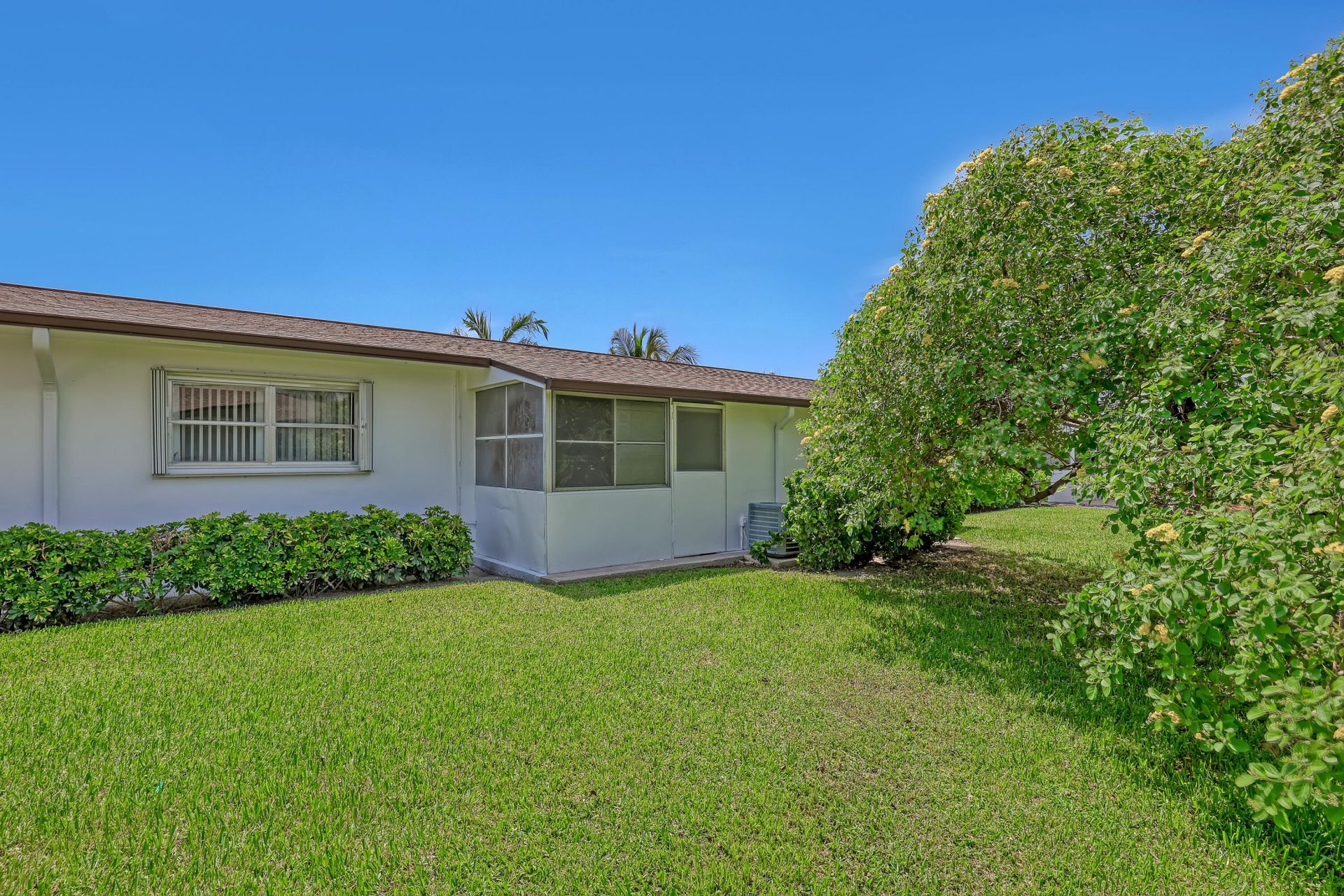 2940 Crosley Drive E, West Palm Beach, FL 33415 Photo