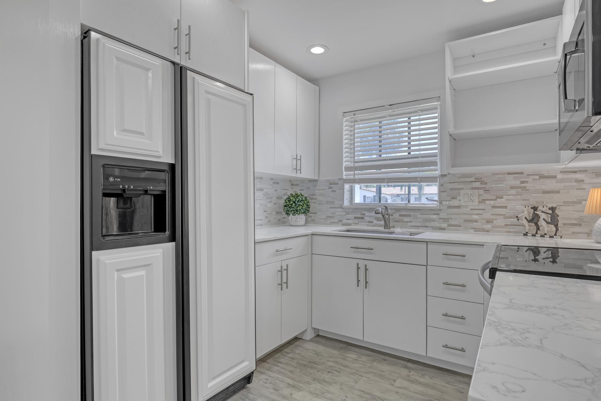 2940 Crosley Drive E, West Palm Beach, FL 33415 Photo