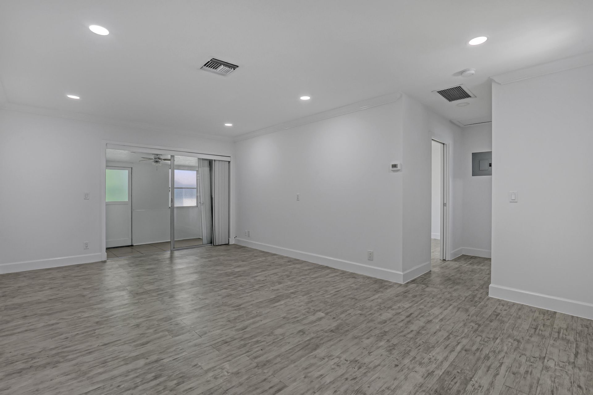 2940 Crosley Drive E, West Palm Beach, FL 33415 Photo