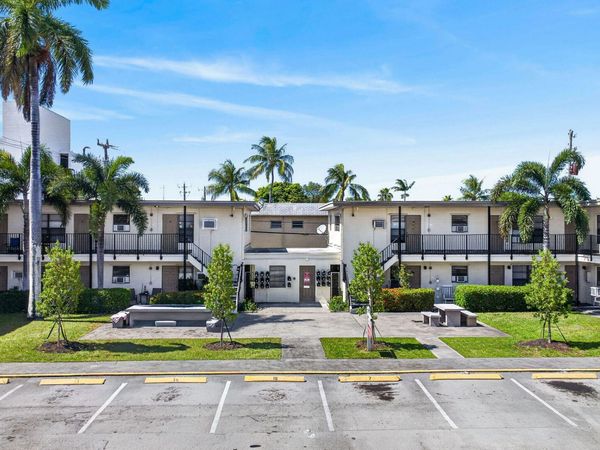 2275 NE 12TH Street, Pompano Beach, FL 33062