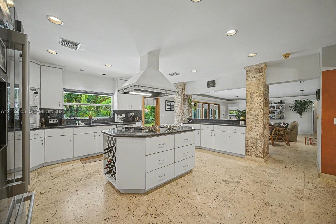 7331 SW 117th Ter , Pinecrest, FL 33156 Photo