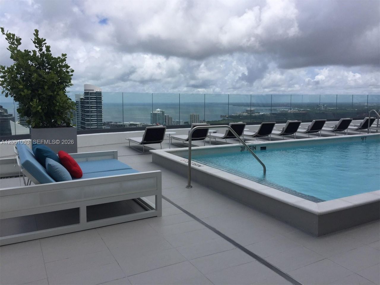 45 SW 9 St , Unit 1607, Miami, FL 33131 Photo