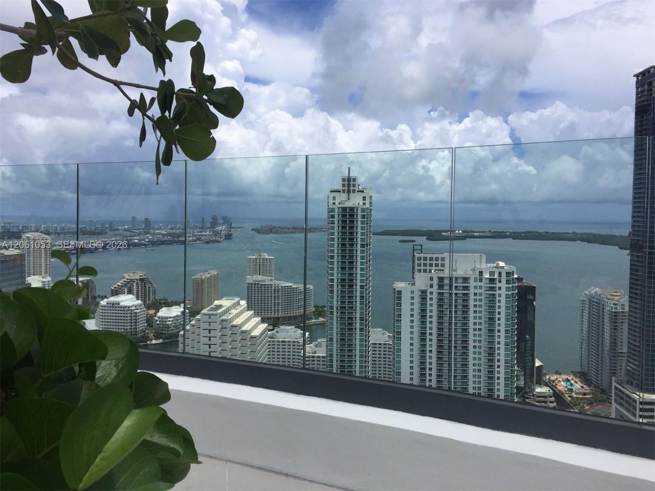 45 SW 9 St , Unit 1607, Miami, FL 33131 Photo