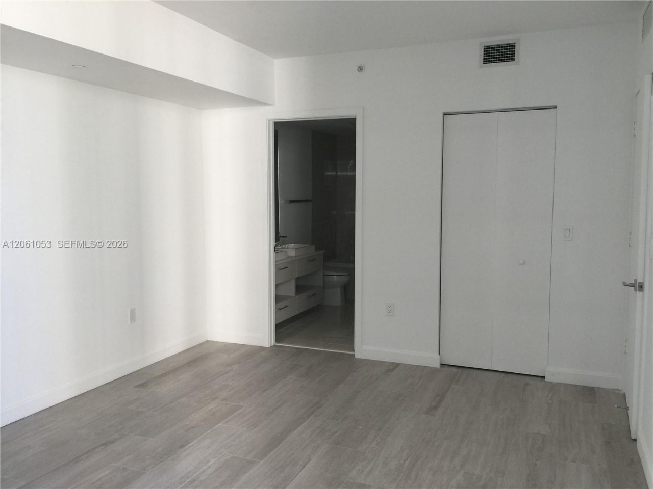 45 SW 9 St , Unit 1607, Miami, FL 33131 Photo