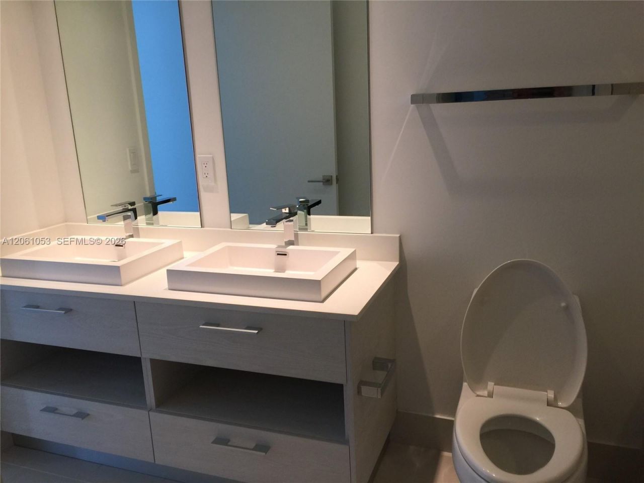45 SW 9 St , Unit 1607, Miami, FL 33131 Photo