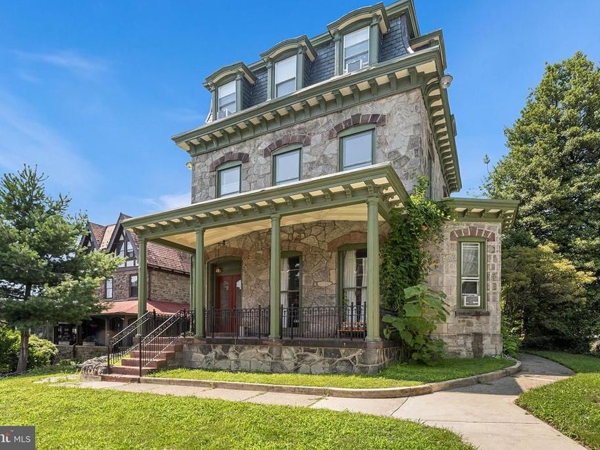 348 Green Lane, Philadelphia, PA 19128 Main Photo