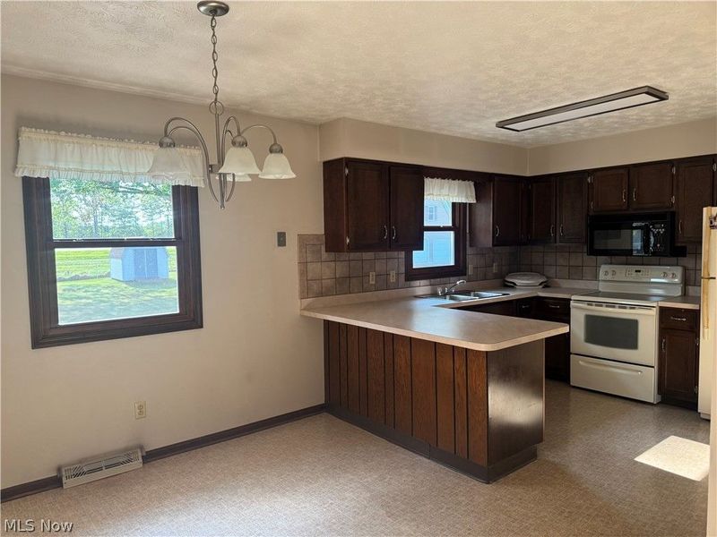 2370 Oak Trace Street , Youngstown, OH 44515 Photo 11