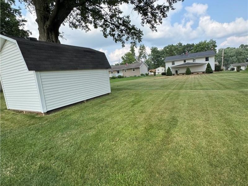 2370 Oak Trace Street, Youngstown, OH 44515 Photo 9