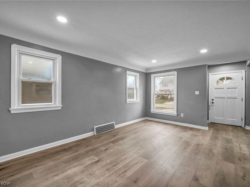 3202 Parklane Drive , Parma, OH 44134 Photo 3