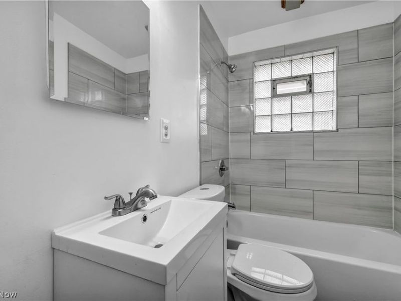 3202 Parklane Drive , Parma, OH 44134 Photo 7