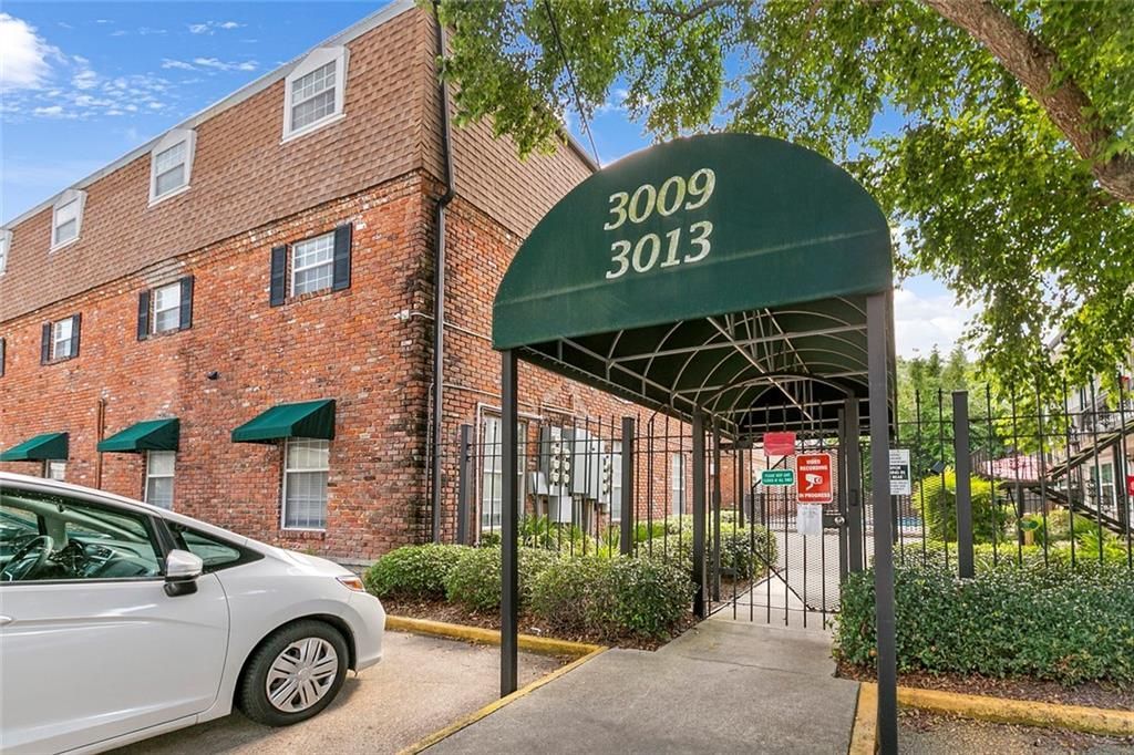 3013 RIDGELAKE Drive, Metairie, LA 70002
