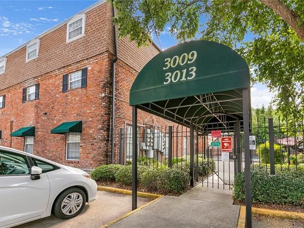 3013 RIDGELAKE Drive, Unit 208, Metairie, LA 70002