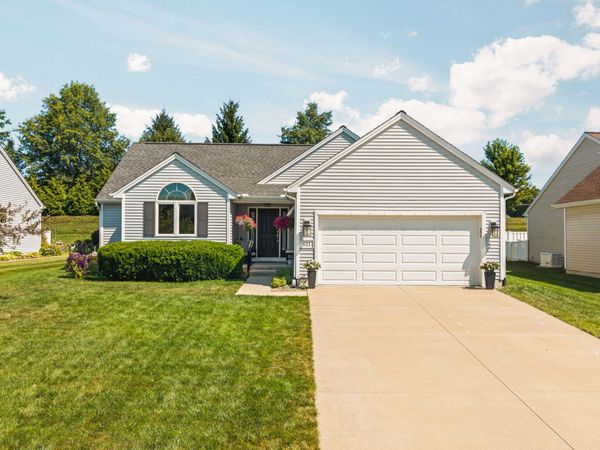 521 Marblewood Lane, Saline, MI 48176