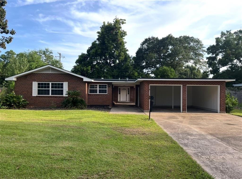 1510 MCNUTT Drive Alexandria, LA 71301