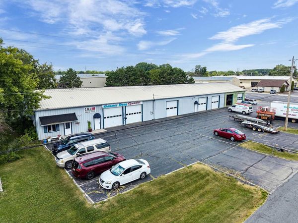1565 DEERWOOD DRIVE, Neenah, WI 54956