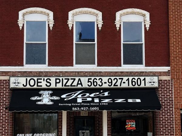 110 N Franklin St., Manchester, IA 52057