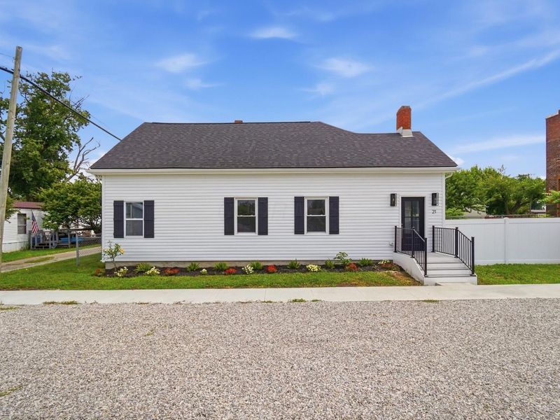 21 Cross Street , Bloomingburg, OH 43106 Photo 2