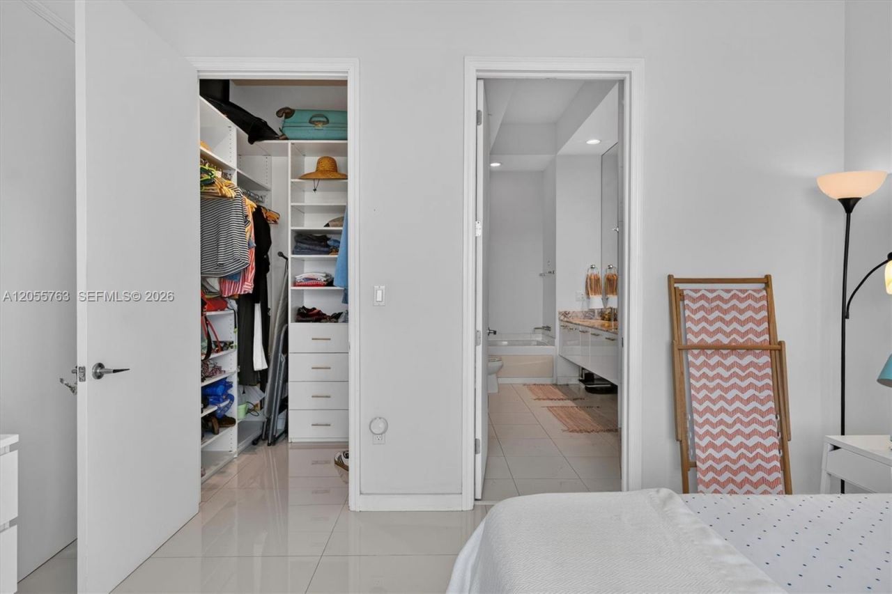 500 Brickell Ave, Unit 1100, Miami, FL 33131 Photo
