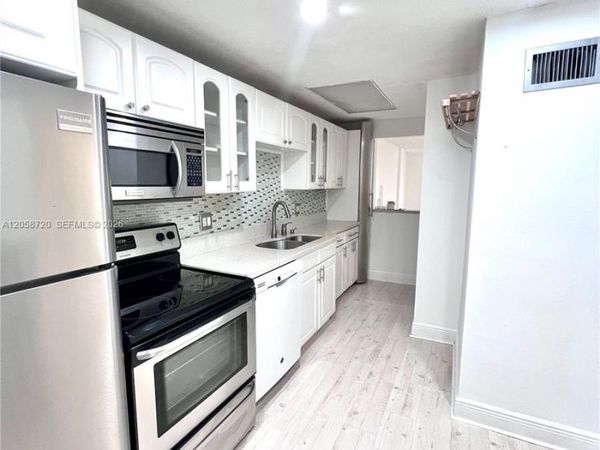 3660 NE 166th St , Unit 405, North Miami Beach, FL 33160