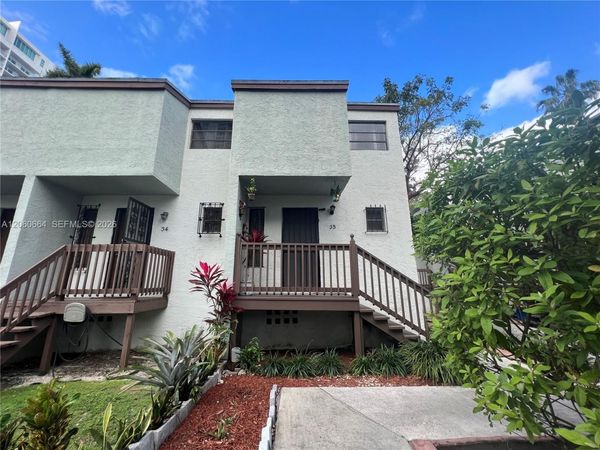 1901 NW S River Dr , Unit 35C, Miami, FL 33125