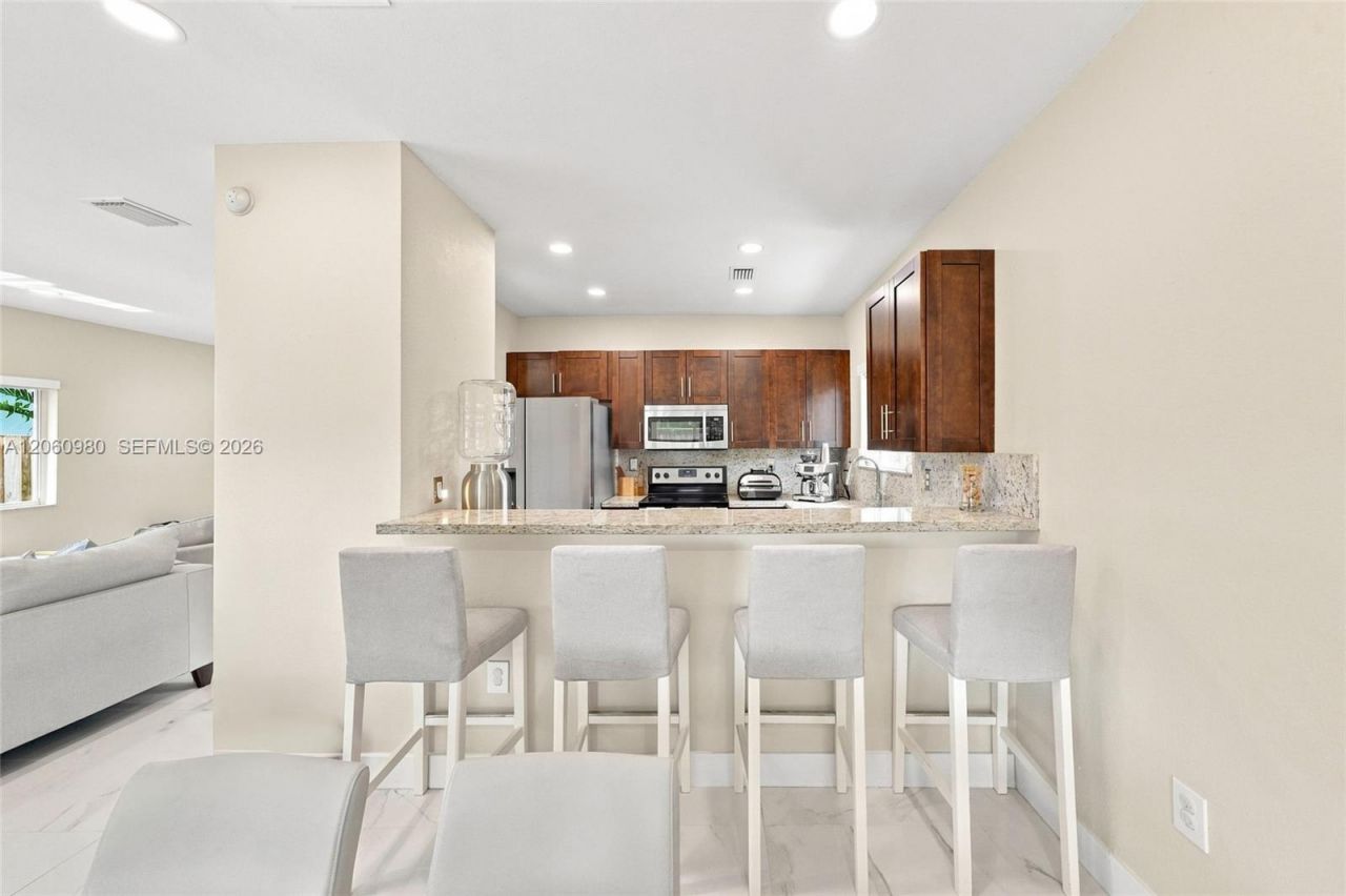 371 NE 32nd Ter, Homestead, FL 33033 Photo