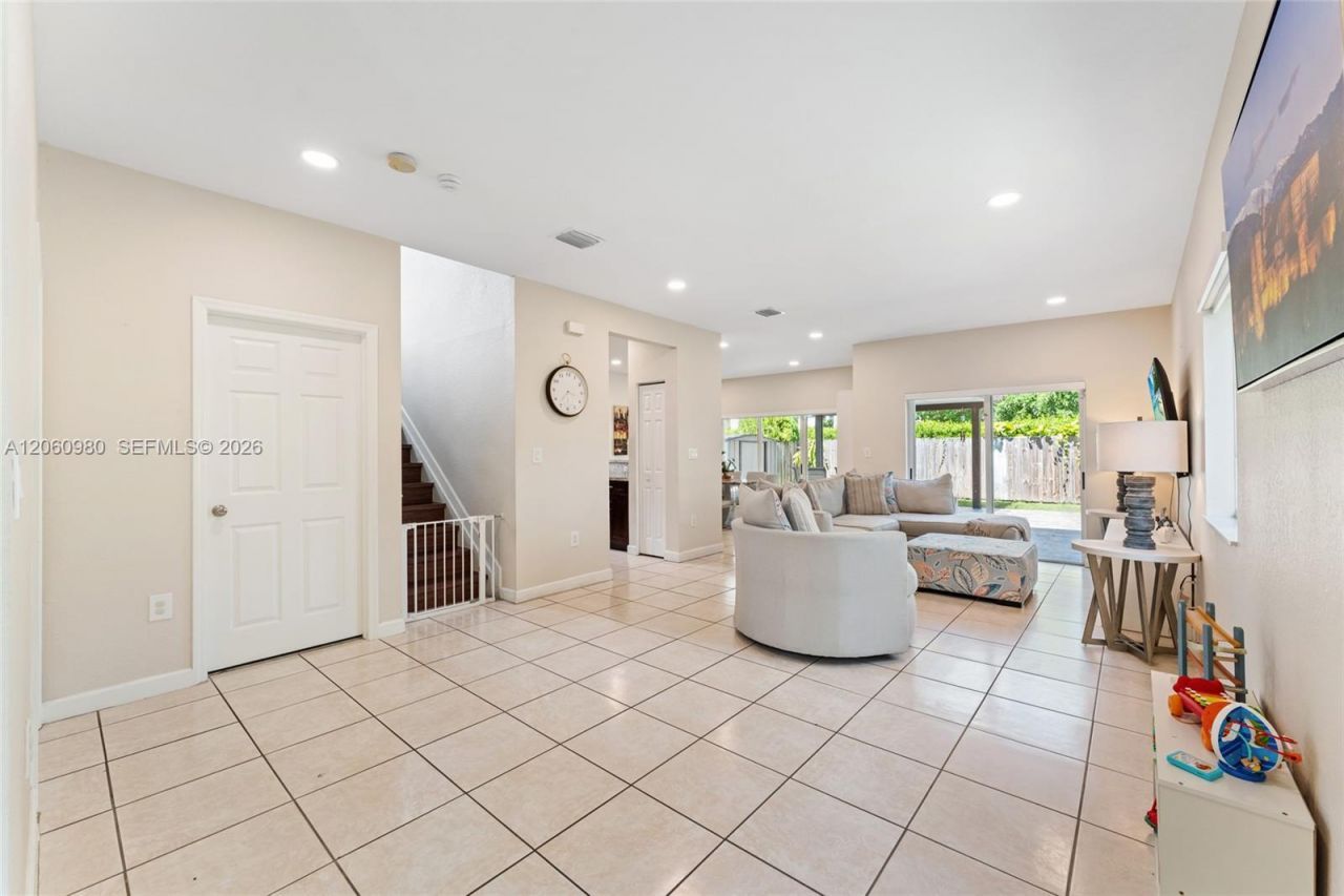371 NE 32nd Ter , Homestead, FL 33033 Photo