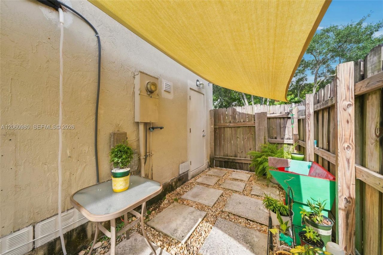 371 NE 32nd Ter, Homestead, FL 33033 Photo