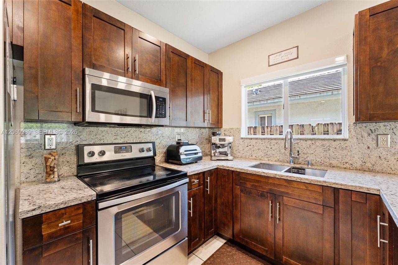 371 NE 32nd Ter , Homestead, FL 33033 Photo