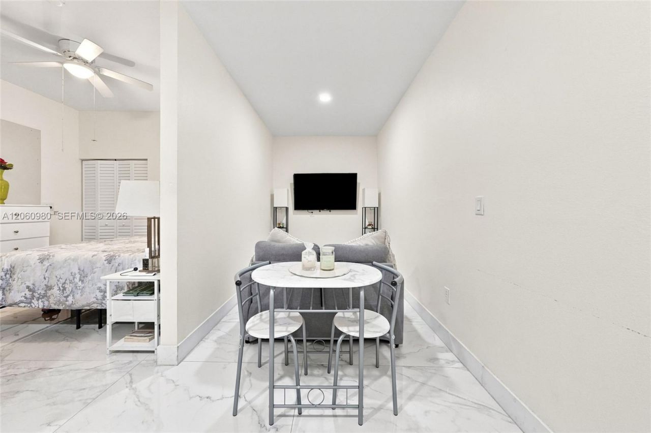 371 NE 32nd Ter, Homestead, FL 33033 Photo