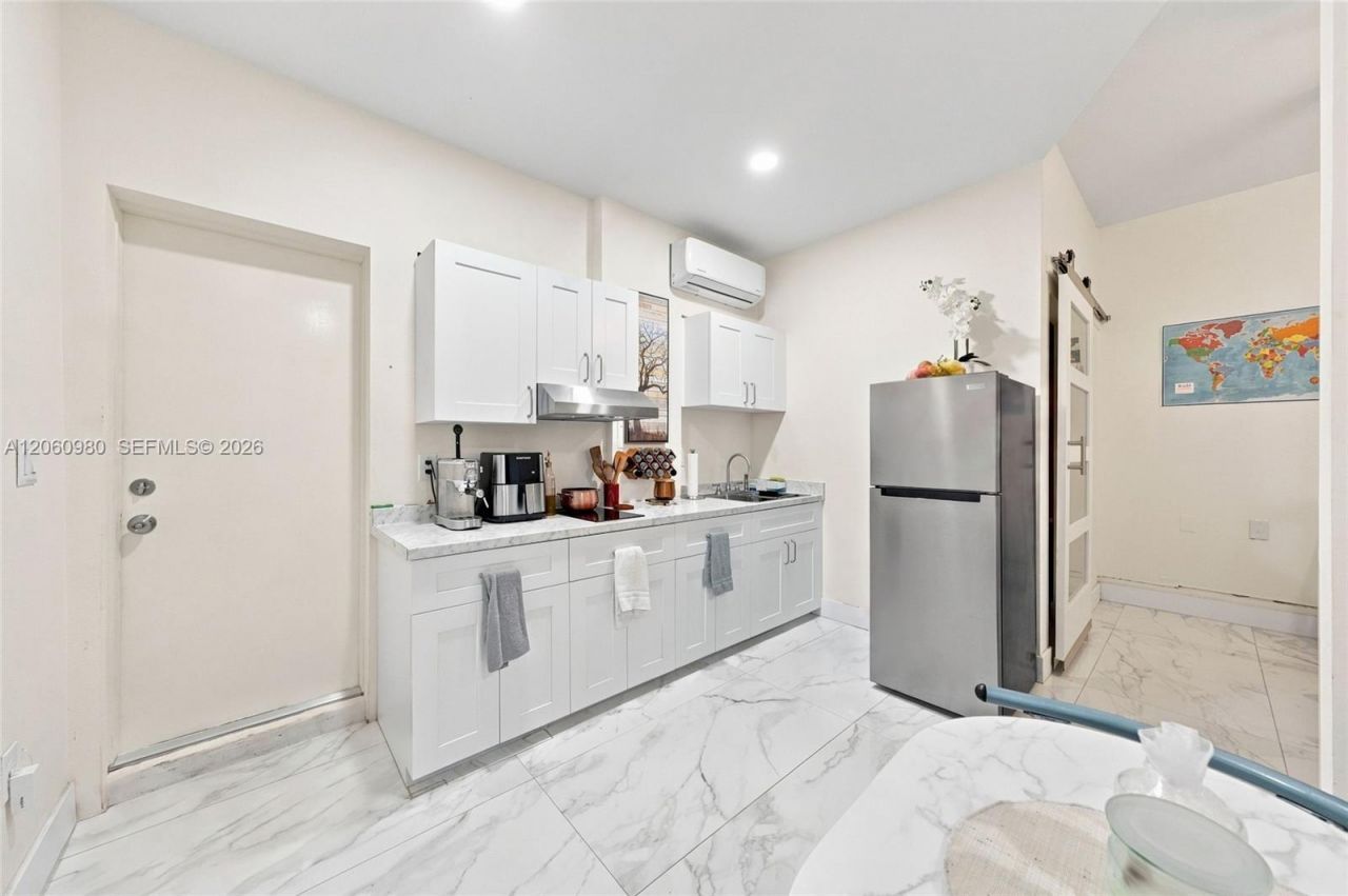 371 NE 32nd Ter, Homestead, FL 33033 Photo