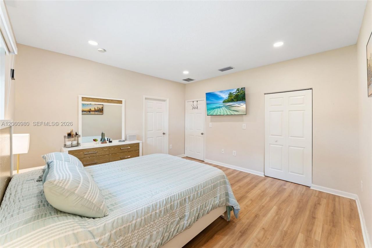 371 NE 32nd Ter, Homestead, FL 33033 Photo