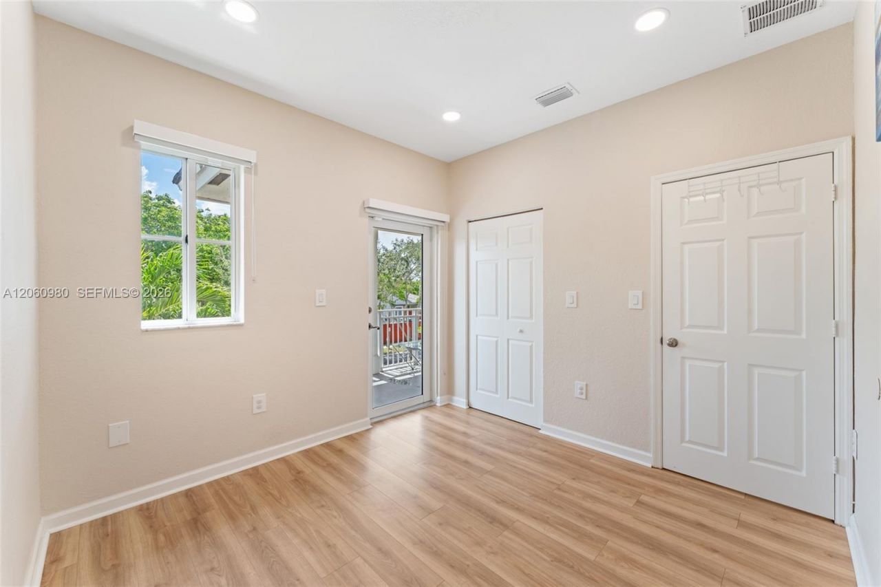 371 NE 32nd Ter, Homestead, FL 33033 Photo