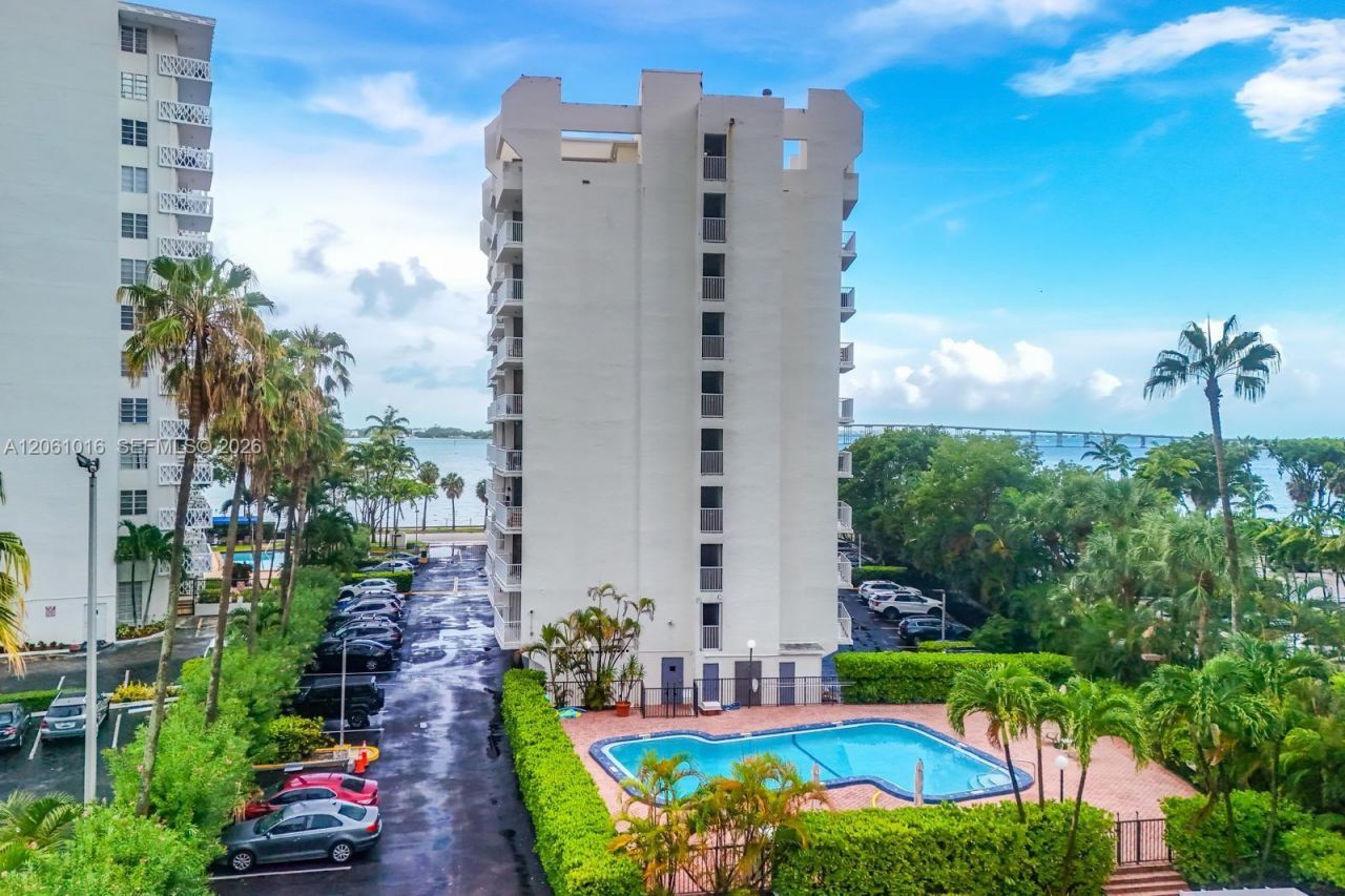 1440 Brickell Bay Dr, Unit 401, Miami, FL 33131 Photo