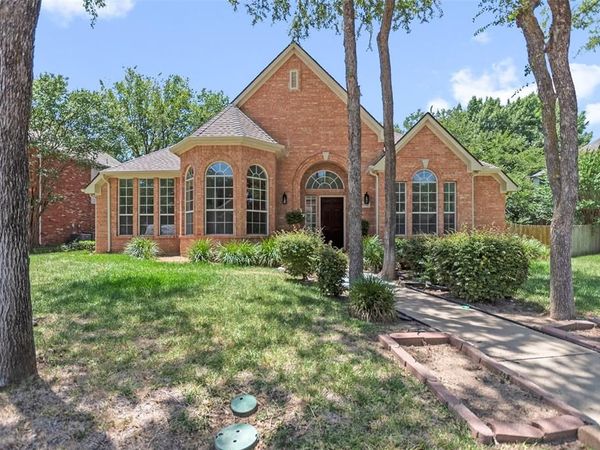 6304 Fox Hunt Drive, Arlington, TX 76001