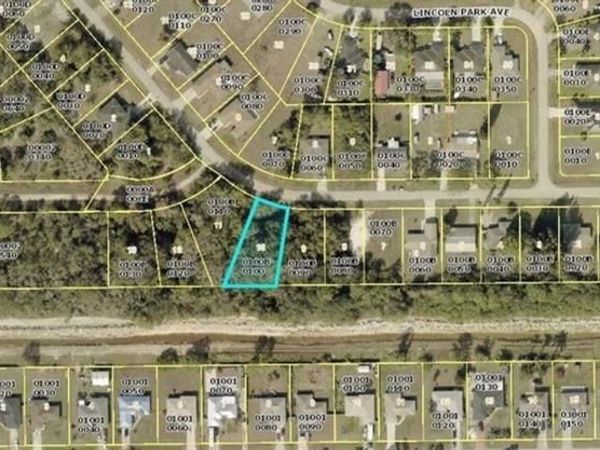2192 Wyandotte AVE , ALVA, FL 33920