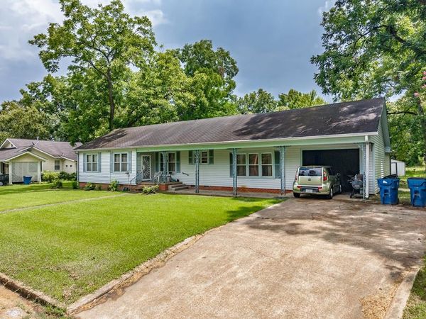 75 Bailey Ave, Coffeeville, MS 38922