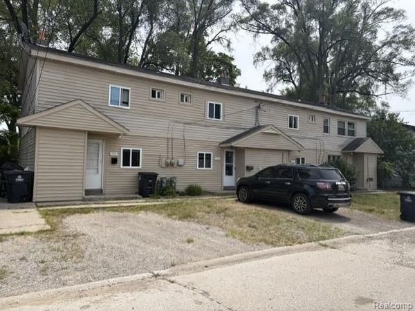 2103 Elbridge Court , Westland, MI 48186