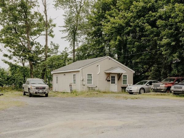 4 First Street, Claremont, NH 03743