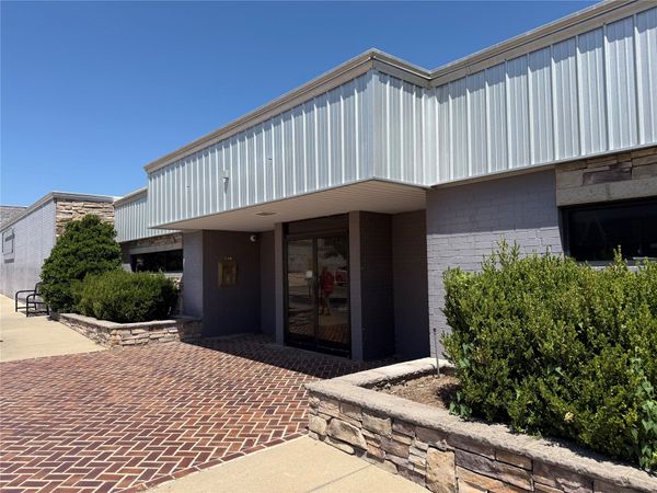 302 W Bdwy , Okemah, OK 74859