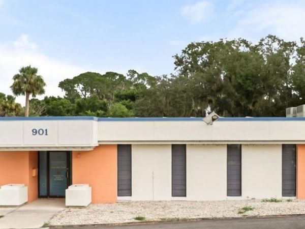 901 N GROVE STREET, EUSTIS, FL 32726