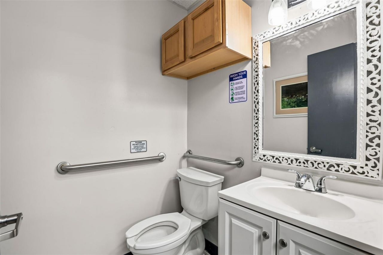 901 N Grove Street, Eustis, FL 32726 Photo