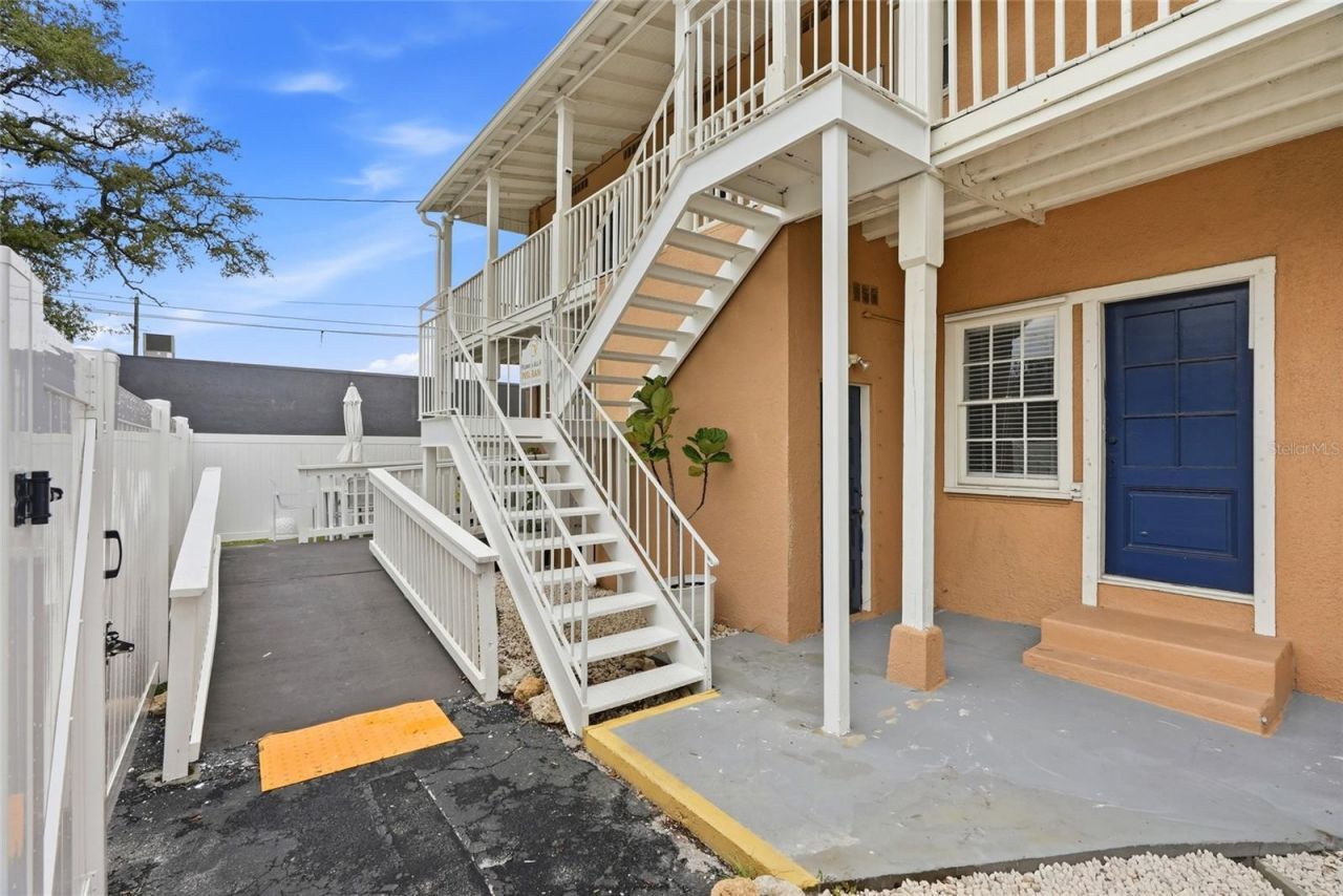 7024 Central Avenue, Saint Petersburg, FL 33707 Photo